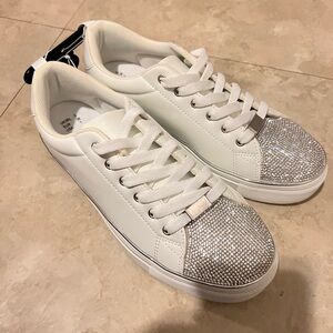 WHITE STUDDED SNEAKERS